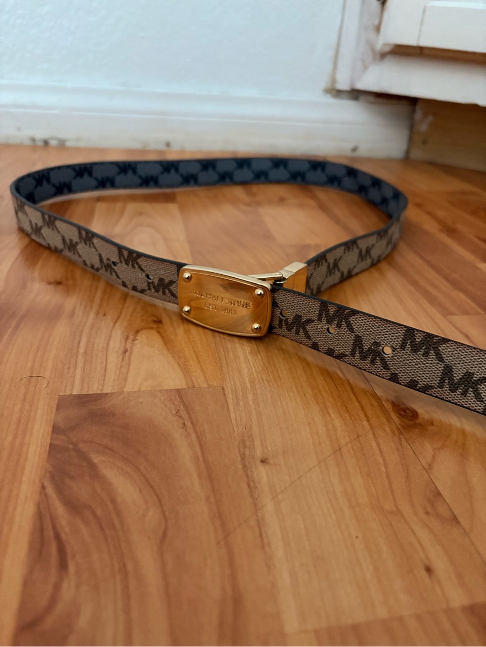 Michael Kors Women’s Logo Reversible Belt in Brown/Black